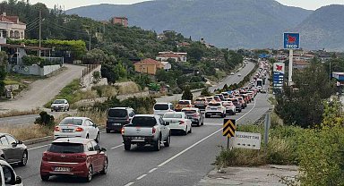 Tatilciler Muğla'ya akın etti: Araç kuyruğu 22 kilometreye ulaştı