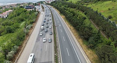 Tatilin ikinci gününde TEM'de trafik yoğun akıcı ilerliyor