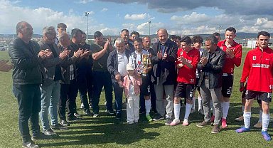 Tavşanlı'da ligin bitimine 2 hafta kala şampiyon Göbelspor oldu