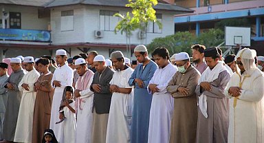 Tayland'da binlerce Müslüman Kurban Bayramı namazında bir araya geldi