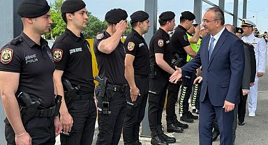 Tekirdağ Valisi Soytürk, görev başındaki güvenlik güçleriyle bayramlaştı