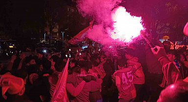 Tekirdağ'da sarı-kırmızılı şampiyonluk coşkusu gece yarılarına kadar sürdü