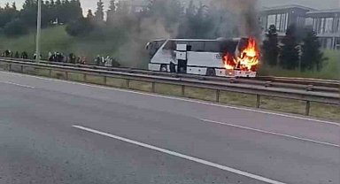 TEM'de yolcu otobüsü alev alev yandı