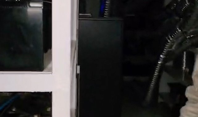 Tepebaşı operasyonunda gözaltına alınan şüphelinin bahçesine gömülü gizli oda bulundu