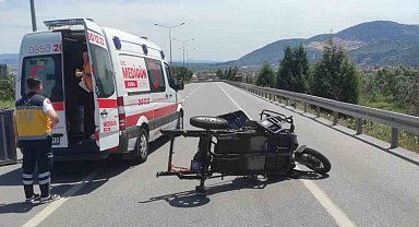 Tır ile elektrikli motor çarpıştı: 1 ölü 4 yaralı