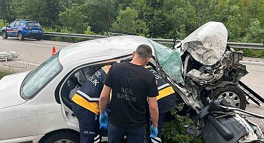 Tokat'ta kazada hurdaya dönen otomobildeki 5 kişi yaralandı