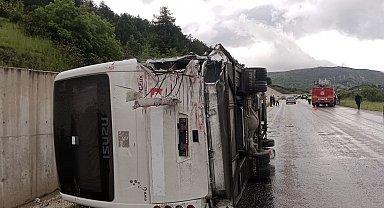 Tokat'ta minibüs devrildi: 4 yaralı