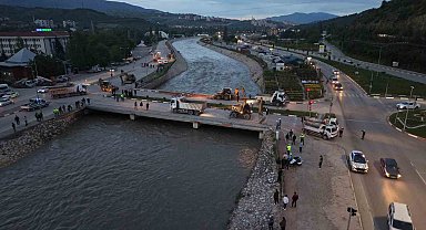 Tokat'ta sel riski nedeniyle Çedaş Köprüsü'nün yıkımına başlandı