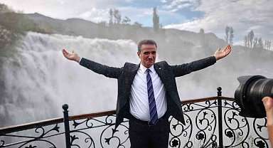Tortum Şelalesi coştu, Vali Baruş hayran kaldı
