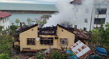 Trabzon'un Araklı ilçesinde yangında 2,5 ton fındık kül oldu