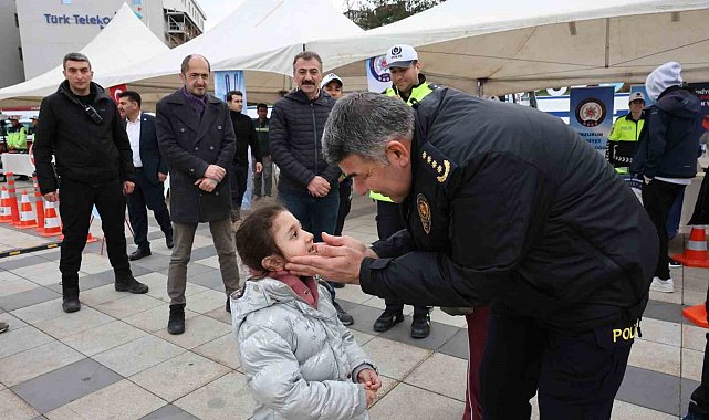 Trafik bilinci için tek yürek: Erzurum Emniyeti Havuzbaşı'ndaydı