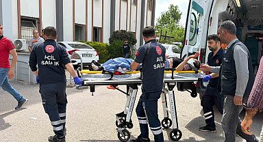 Traktör tekerinin altında kalan genç kız ağır yaralandı