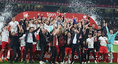 Trendyol 1. Lig play-off şampiyonu Çorum FK kupasına kavuştu