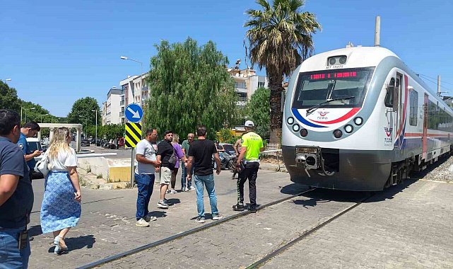 Trenin altında kalan yaya ağır yaralandı