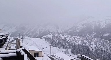 Tunceli'ye bahar ortasında kar sürprizi