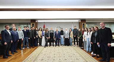 Türk Dünyası gençleri, Kültür Başkenti Kayseri'de Başkan Büyükkılıç'ı ziyaret etti