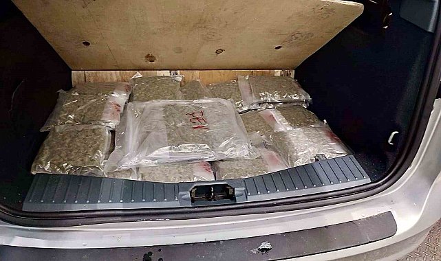 Türkiye'ye sokulmak istenen 31 kilo esrar sınırda ele geçirildi