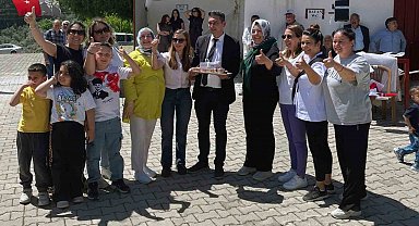 Ula Çiçekli Mahallesi Muhtarı Karan'dan 'Anneler Günü' etkinliği