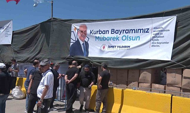 Ümraniye'de hijyenik ortamda kurban kesimi