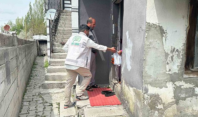 Umut Kervanı Ağrı'da yüzlerce hanenin sofrasına kurban eti ulaştırdı