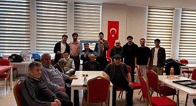 Üniversite öğrencilerinden huzurevinde gönüllere dokunan proje