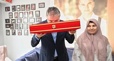 Vali Erdinç Yılmaz, Şehit Recep Çetin'in ailesine bayram ziyaretinde bulundu