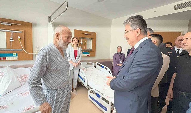 Vali Yılmaz'dan sağlık çalışanı ve hastalara bayram ziyareti