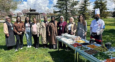 Van'da "Her Gebeye Bir Ebe" projesinden Anneler Günü etkinliği