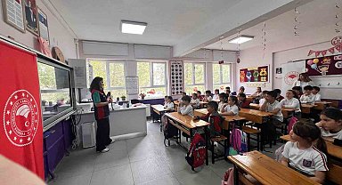 Veterinerler minik öğrencilerle buluştu