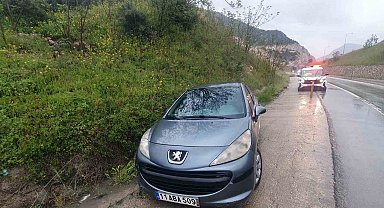 Yağışlı hava kazayı da beraberinde getirdi