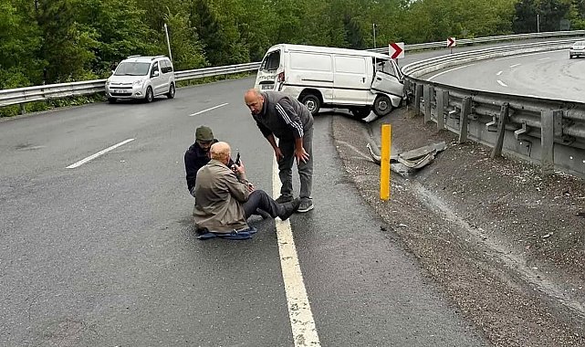 Yağmur Kazayı Getirdi: Hafif Ticari Araç Kontrolden Çıktı, Sürücü Camdan Fırladı