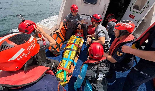 Yalova açıklarında gemide yaralanan personel tahliye edildi