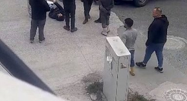 Yaralı sürücü ambulansı beklerken sigara yaktı