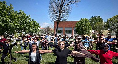 Yaşlı bakımı öğrencileri 60+ Tazelenme Üniversitesi'ne konuk oldu