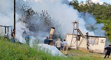 Yaşlı çiftin oturduğu ev yangında küle döndü