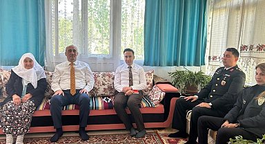 Yatağan Kaymakamı İlhan, şehit annesini unutmadı