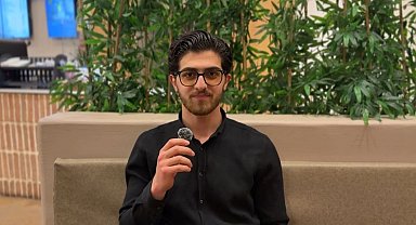 Yavru tilki yılan avladı, yediği anlar cep telefonu kamerasına yansıdı
