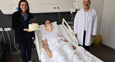 Yeni yaşını doktoruyla birlikte kutladı