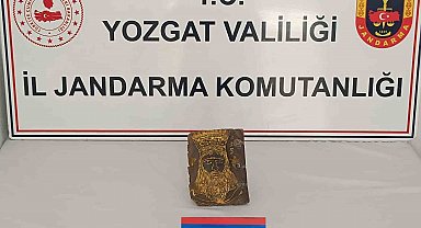 Yozgat'ta paha biçilemeyen altın yazma tarihi kitap ele geçirildi