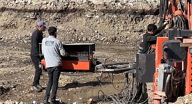 Yüksekova'da depreme dayanıksız olduğu için yıkılan okul "Jet Grout" sistemiyle yeniden yükseliyor