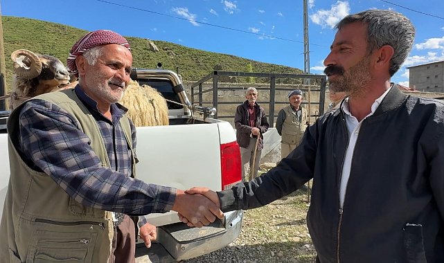 Yüksekova'da hayvan pazarında bayram hareketliliği