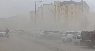 Yüksekova'da şiddetli rüzgar