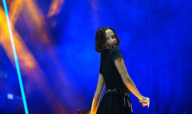 Zeynep Bastık'tan Manisa'da konser