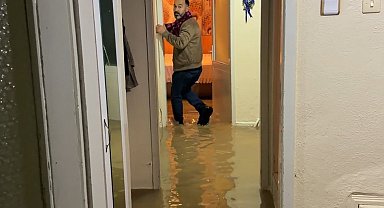 Zile'de yağmur sonrası evleri su bastı, vatandaşlar altyapı sorununun çözülmesini istedi