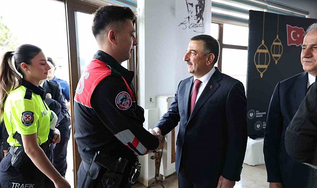 Zonguldak'ta protokol bayramlaştı