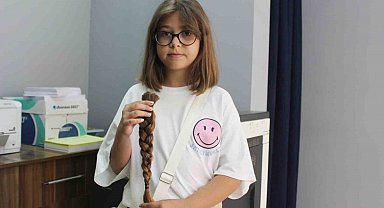 10 yaşındaki Erva, kanser hastaları için saçlarını bağışladı