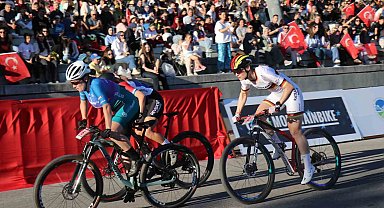 13 ülkeden 50 sporcu dünyanın en iyisi olmak için pedal çevirdi