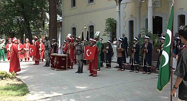 25 ülkeden öğrenciler aynı safta: Mehterle kültür köprüsü kurdular