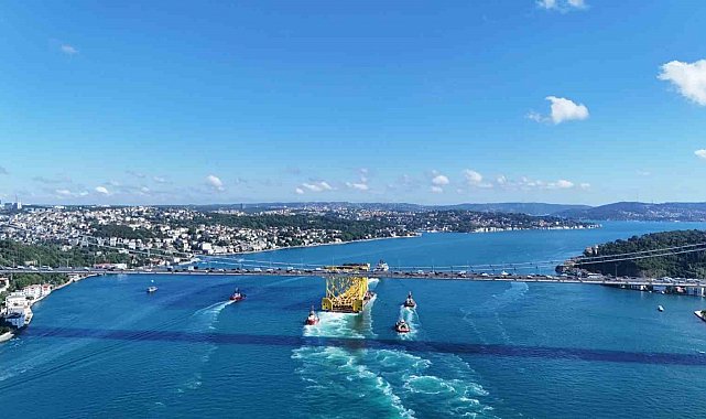 350 metrelik sondaj platformu iskelesi dron ile görüntülendi