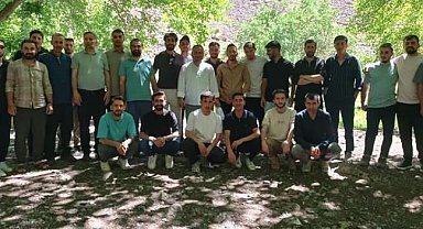 'Umre Ödüllü Gençlik Bilgi Yarışması'na katılan gençlere piknik sürprizi